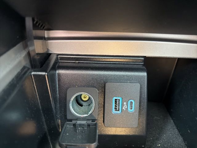 Certified 2023 Ford Explorer XLT w/ Equipment Group 202A AWD/4WD image 39