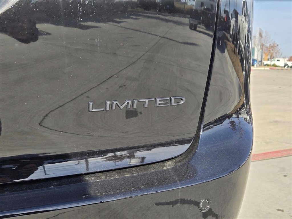 New 2026 Chrysler Pacifica Limited w/ S Appearance Package image 5