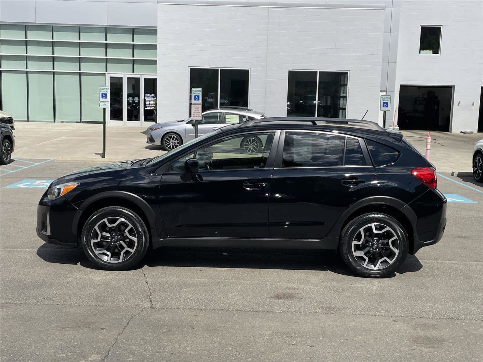Used 2017 Subaru Crosstrek 2.0i Premium AWD/4WD image 2