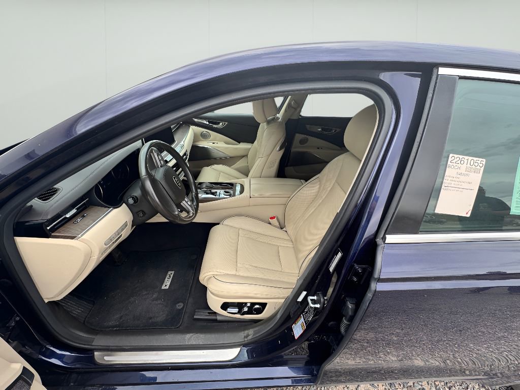 Used 2019 Kia K900 Luxury image 7