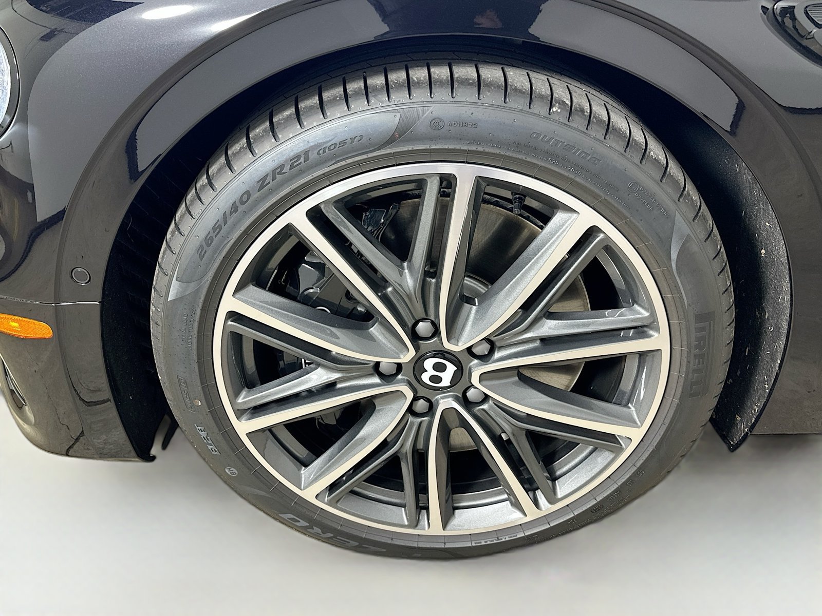 New 2026 Bentley Flying Spur V8 AWD/4WD image 6