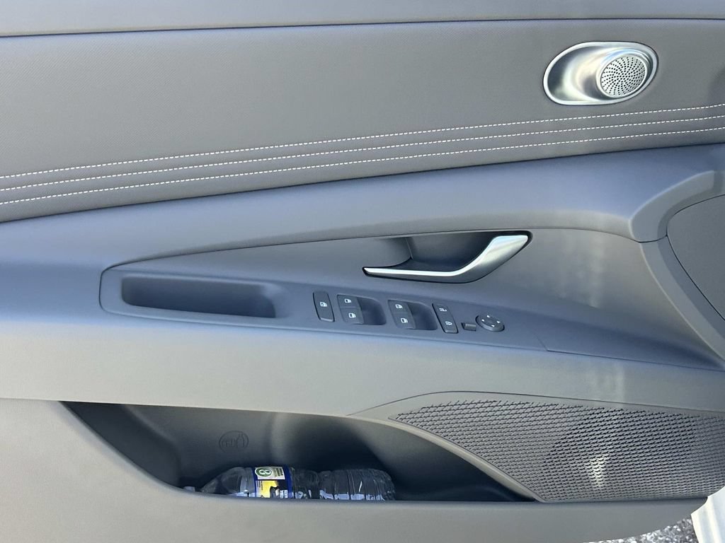 New 2026 Hyundai Elantra Sport FWD image 15