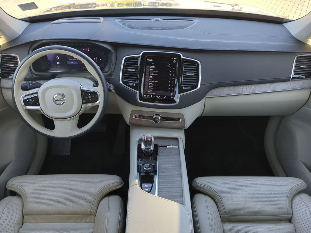 Used 2024 Volvo XC90 B6 Ultimate image 16