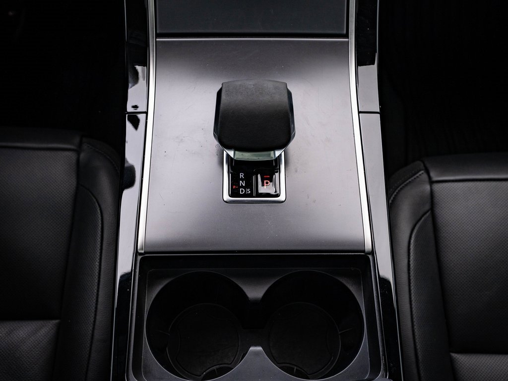 Used 2024 Land Rover Range Rover Velar Dynamic SE image 38