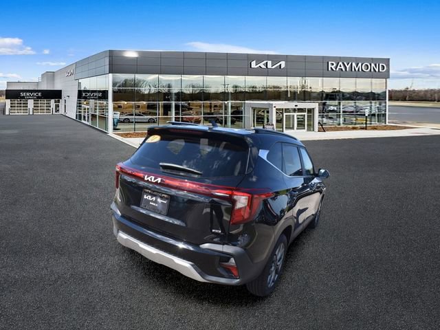 Used 2024 Kia Seltos S AWD/4WD image 4