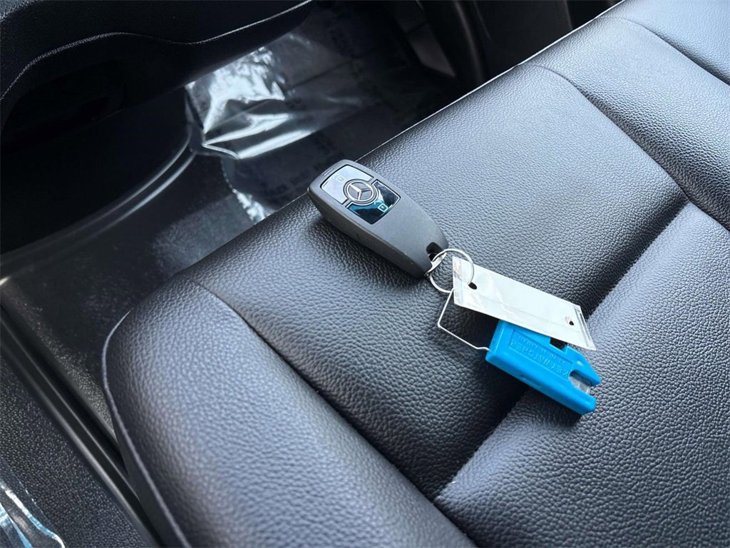 Used 2022 Mercedes-Benz Sprinter 4500 image 30