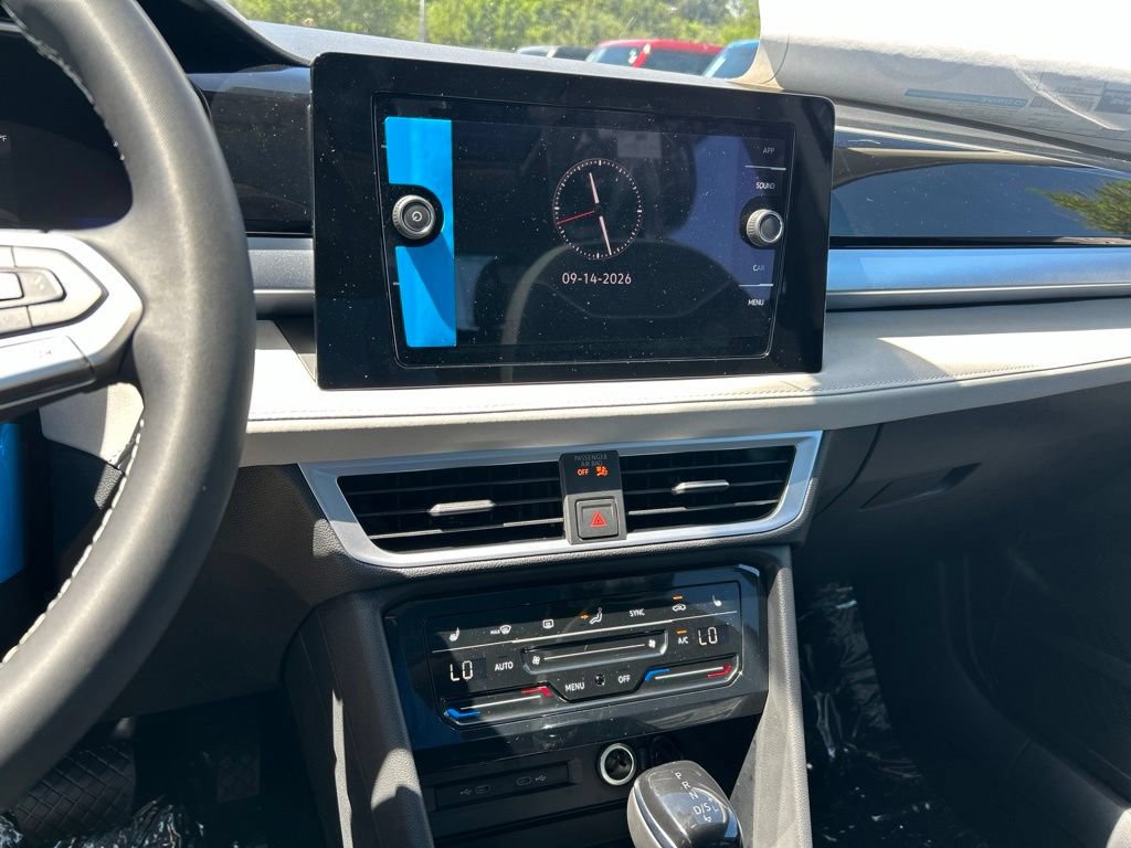 New 2026 Volkswagen Taos SE FWD image 32