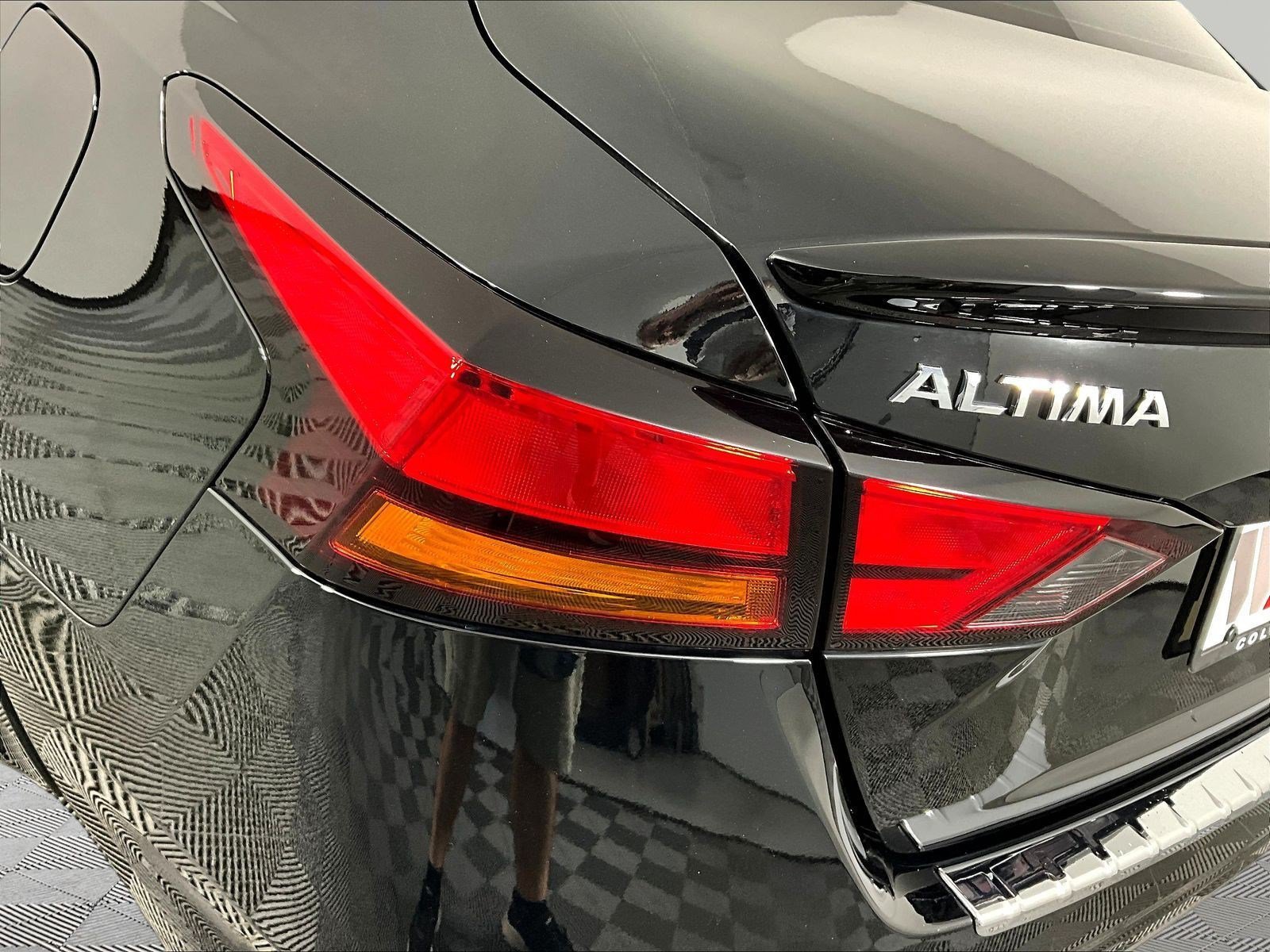 Used 2022 Nissan Altima 2.5 SR FWD image 23