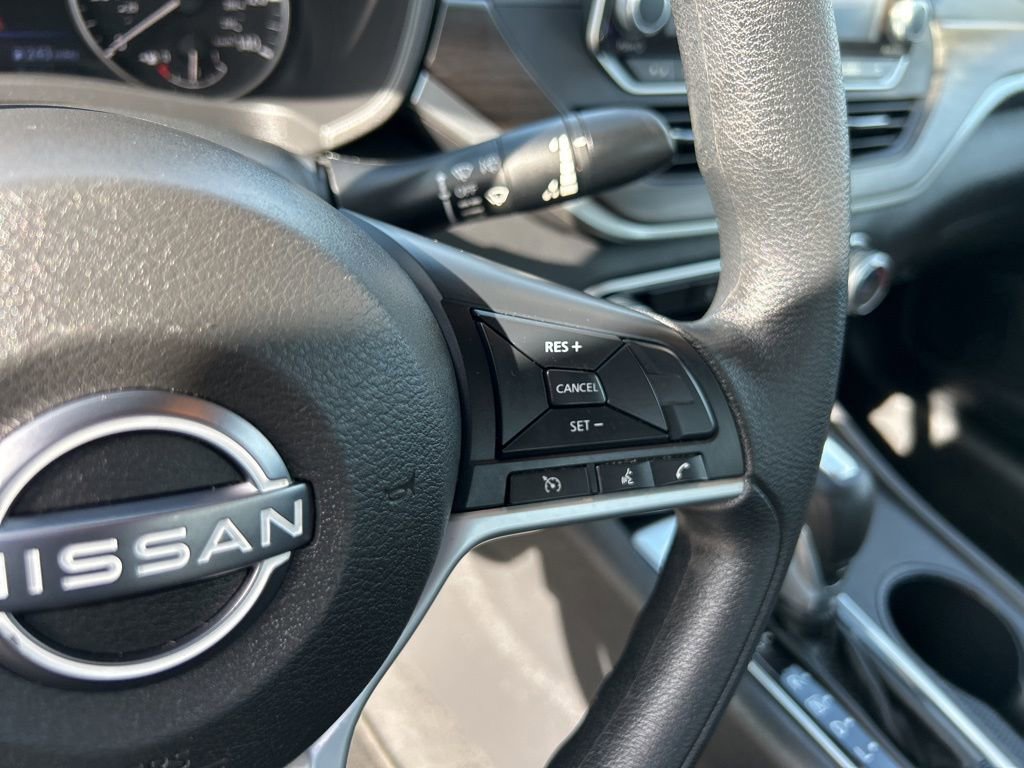 Used 2025 Nissan Altima 2.5 SV image 18