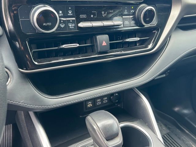 Used 2023 Toyota Highlander L image 20