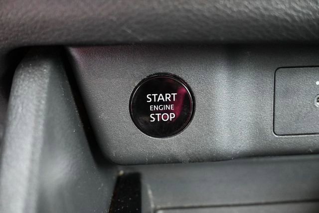 Used 2025 Nissan Rogue SV AWD/4WD image 38