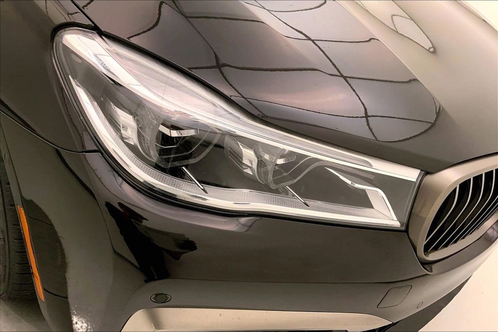 Used 2019 BMW M760i xDrive w/ Luxury Rear Seating Package image 27