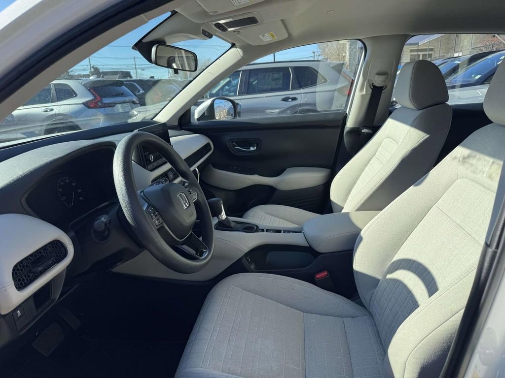 Used 2025 Honda HR-V LX image 12