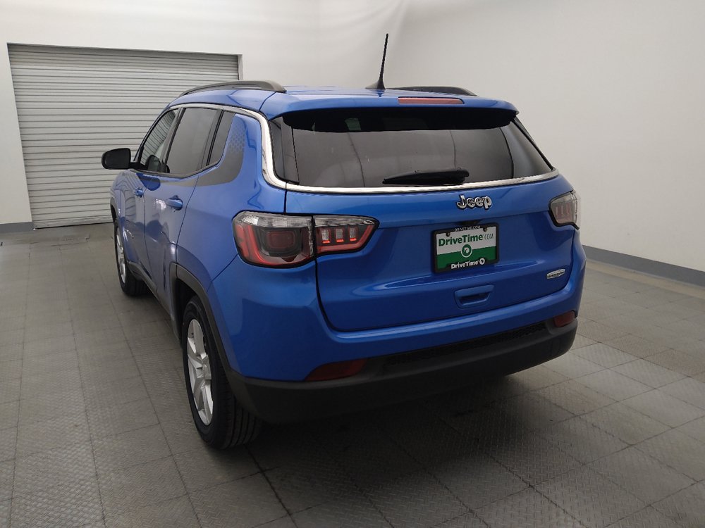 Used 2022 Jeep Compass Latitude w/ Mopar Graphics Package FWD image 6