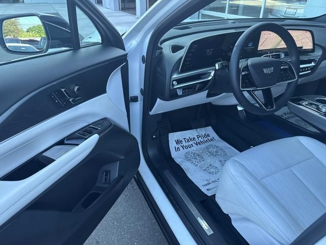 Certified 2024 Cadillac Lyriq Luxury w/ LPO, Floor Liner Package AWD/4WD image 45