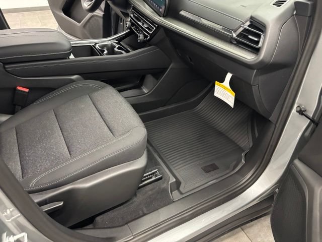 New 2027 Chevrolet Traverse LT w/ Driver Confidence Package FWD image 44