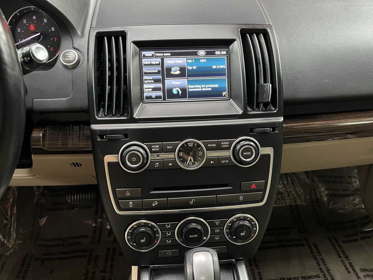 Used 2013 Land Rover LR2 AWD/4WD image 18