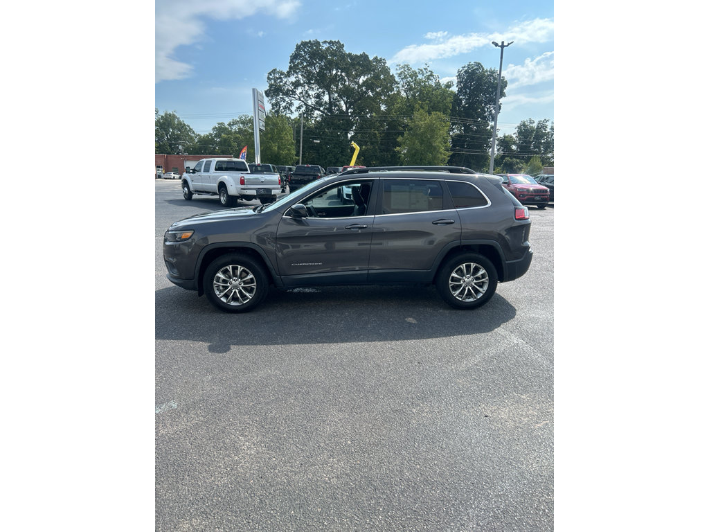 Used 2022 Jeep Cherokee Latitude Lux w/ Sun & Sound Group AWD/4WD image 5