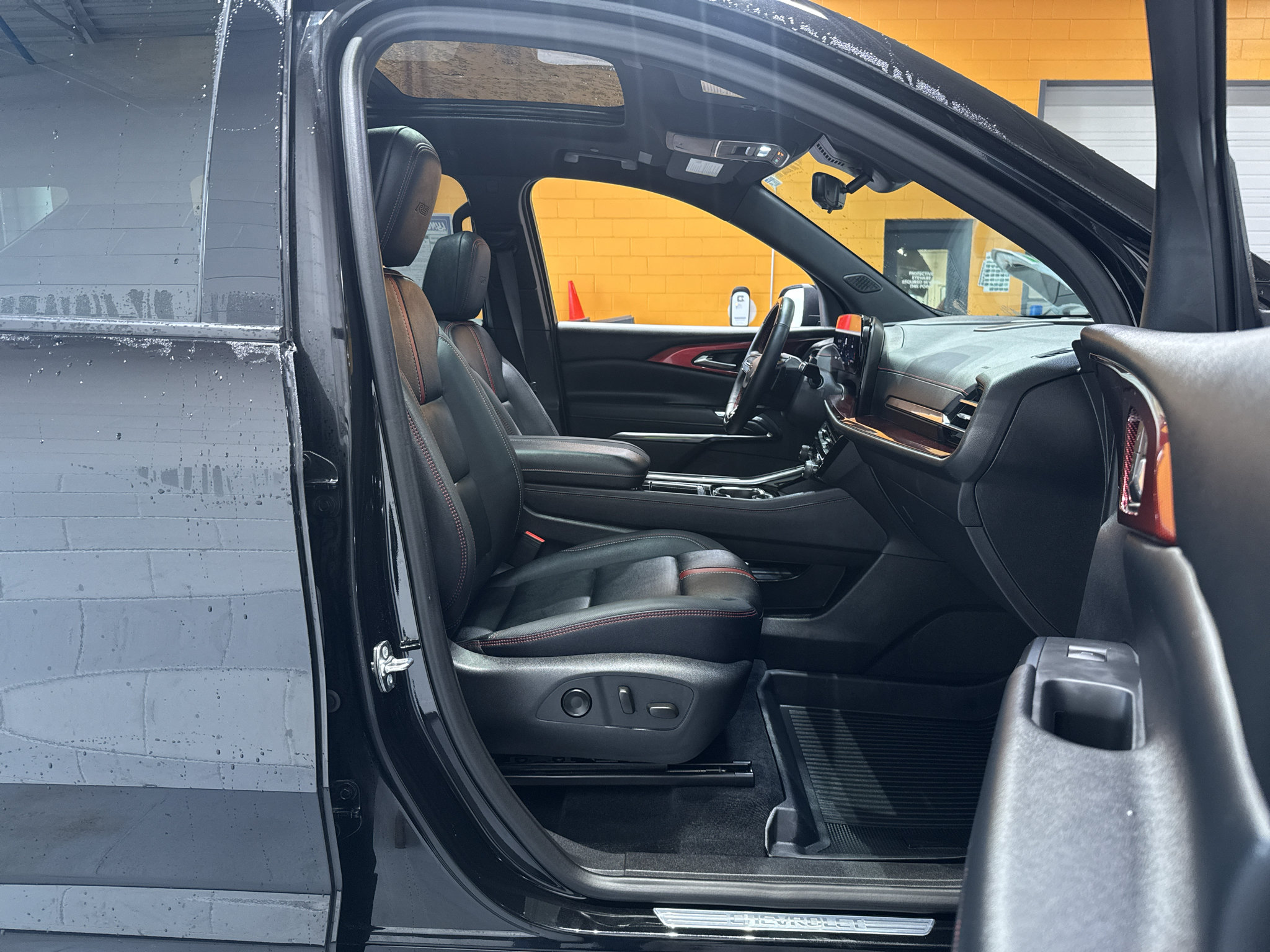 Used 2026 Chevrolet Traverse RS w/ LPO, Floor Liner Package AWD/4WD image 21