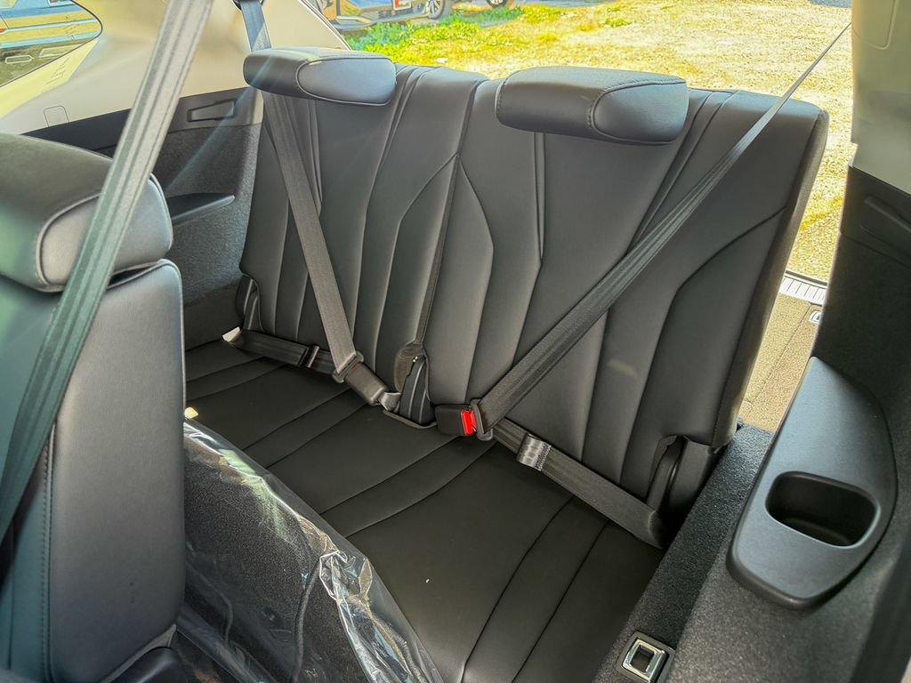 New 2026 Acura MDX SH-AWD image 24