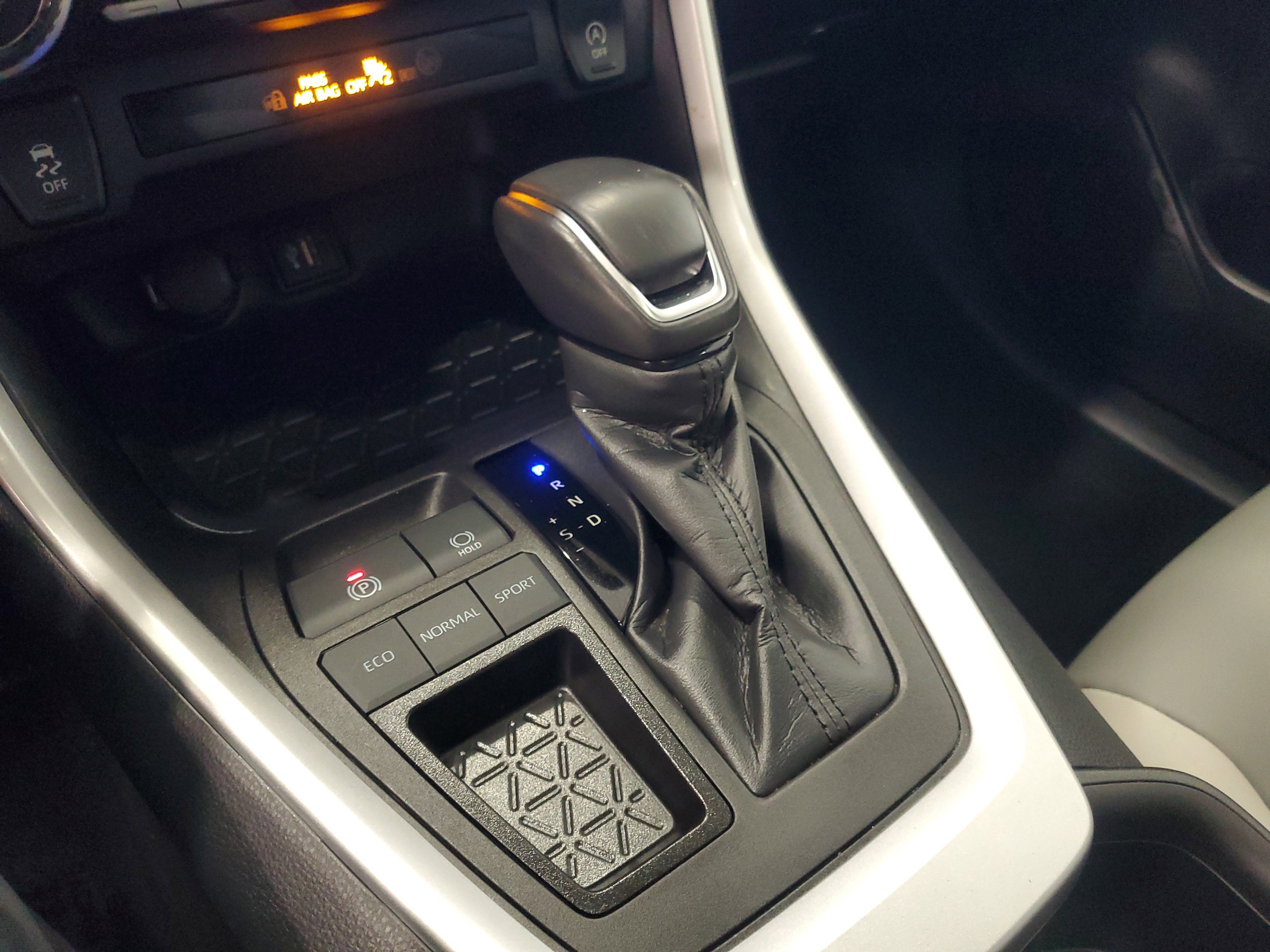 Used 2023 Toyota RAV4 XLE Premium image 27