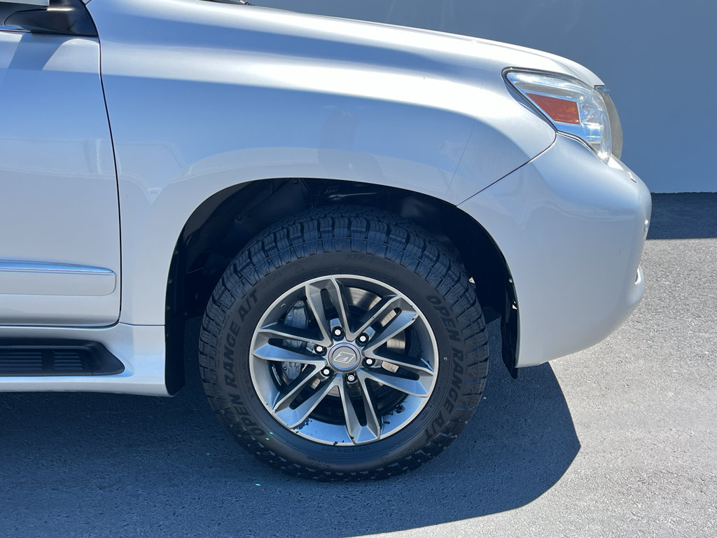 Used 2013 Lexus GX 460 Premium AWD/4WD image 34