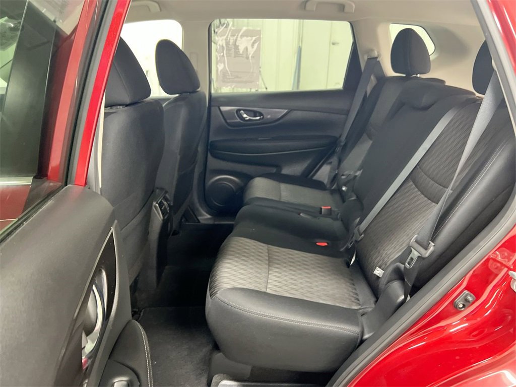 Used 2020 Nissan Rogue SV image 22