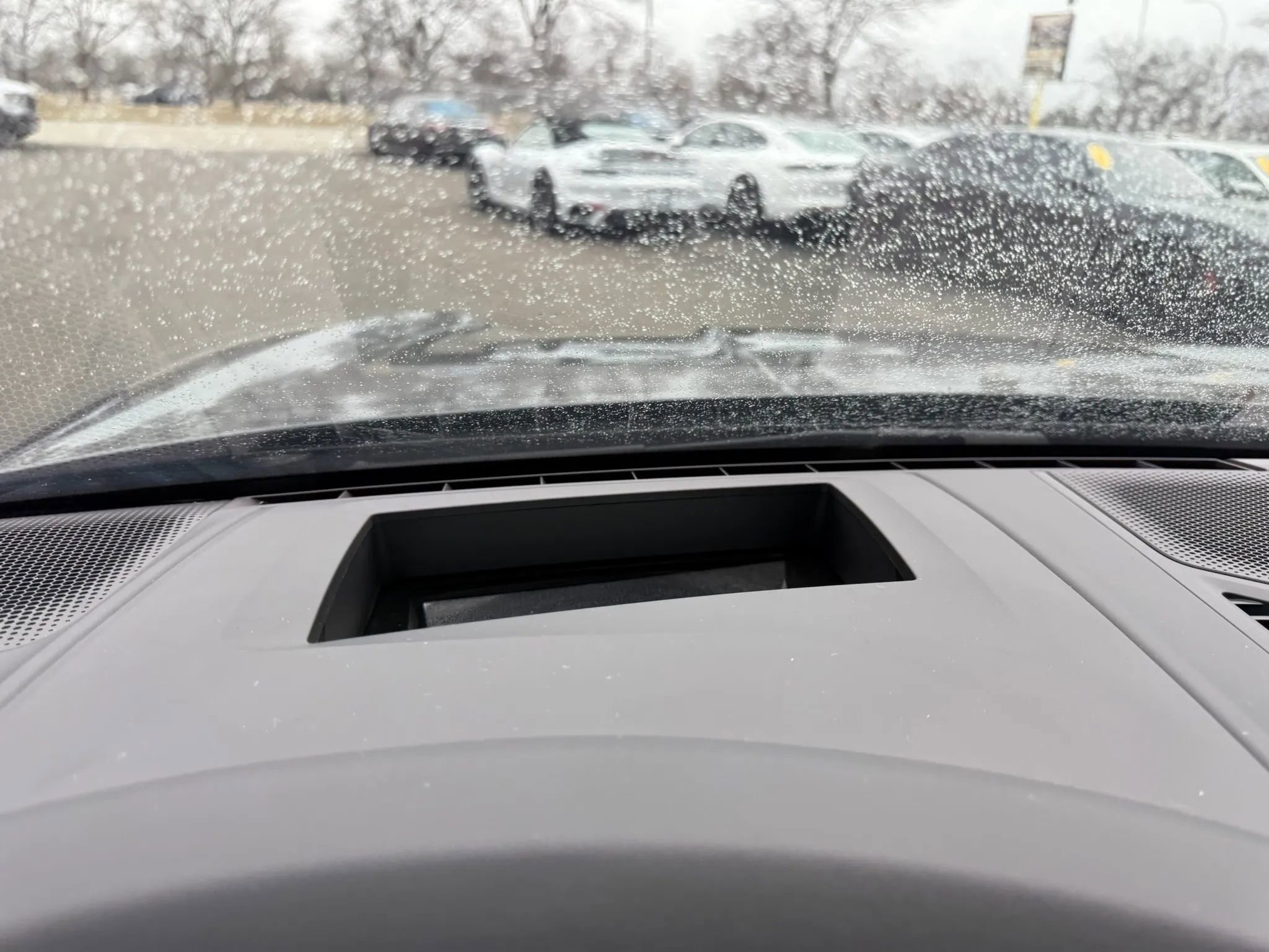 Used 2025 Porsche Cayenne E-Hybrid Sport Utility 4D w/ Premium Package Plus image 44