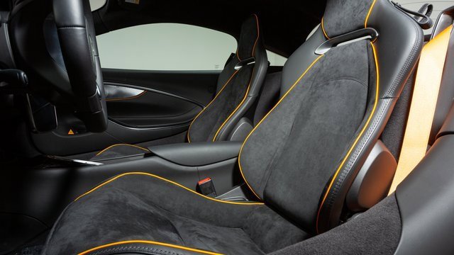 New 2025 McLaren Artura image 11