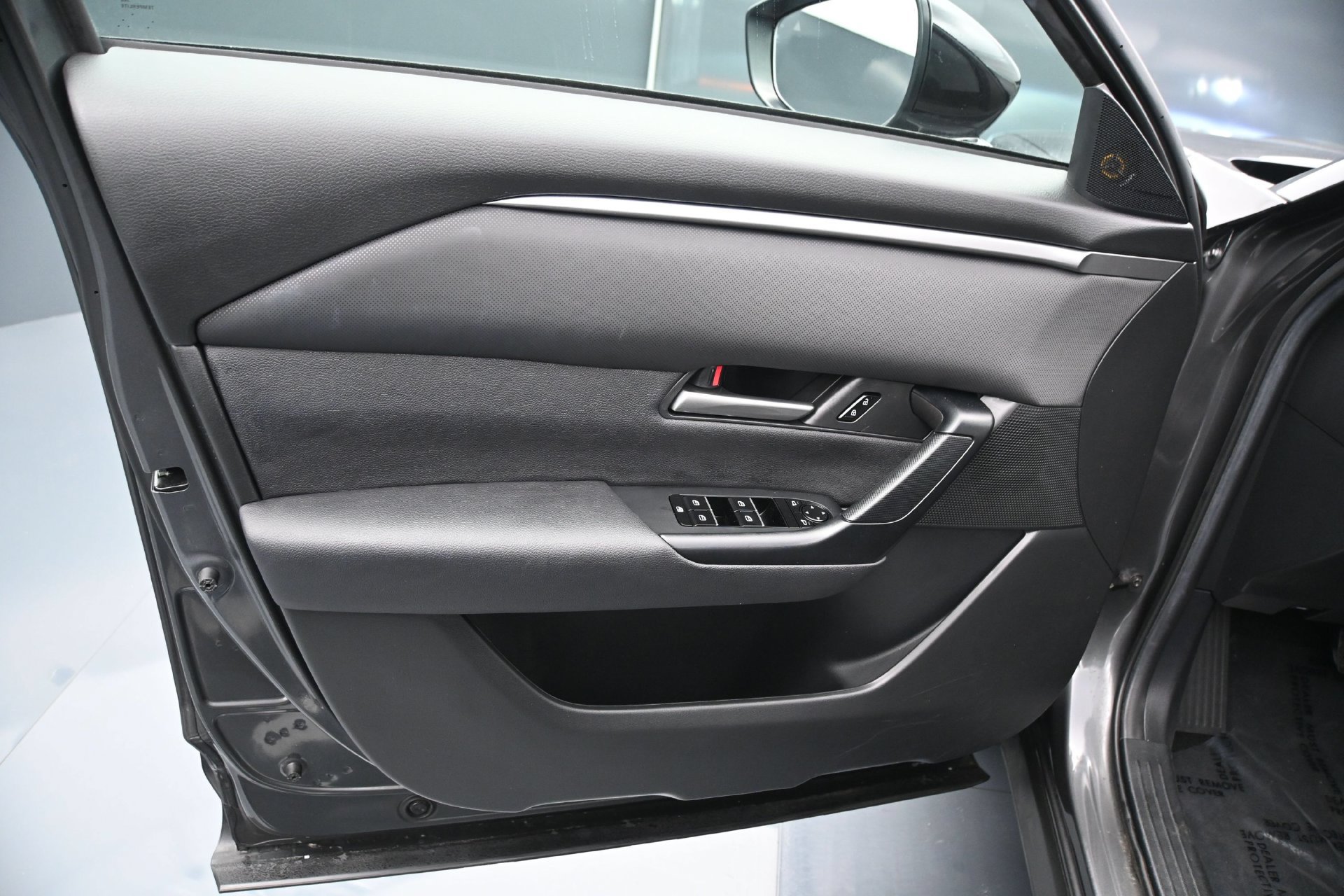Used 2025 MAZDA CX-50 AWD 2.5 S w/ Preferred Package image 18
