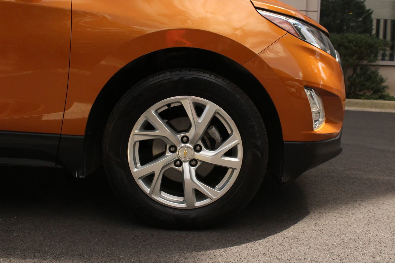 Used 2019 Chevrolet Equinox LT FWD image 4