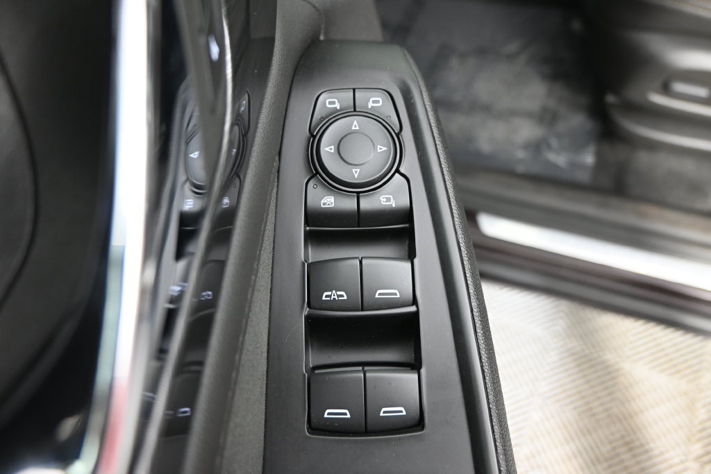 Used 2023 Chevrolet Traverse High Country w/ LPO, Floor Liner Package AWD/4WD image 20