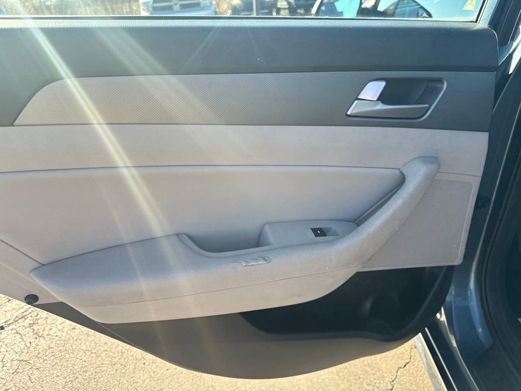 Used 2016 Hyundai Sonata SE image 25