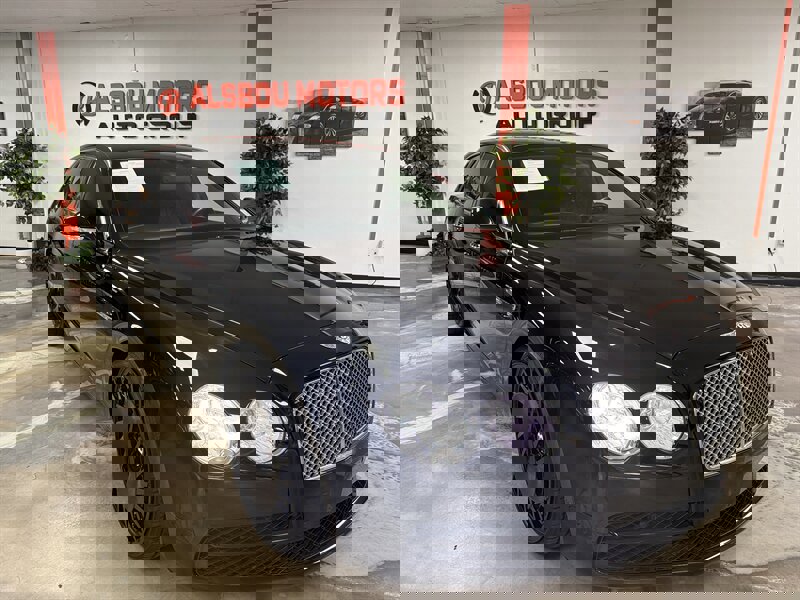 Used 2015 Bentley Flying Spur V8 image 1
