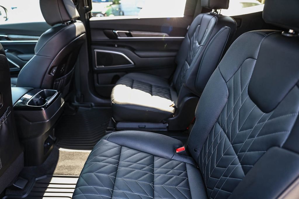 Used 2025 Kia Telluride EX X-Line AWD/4WD image 16
