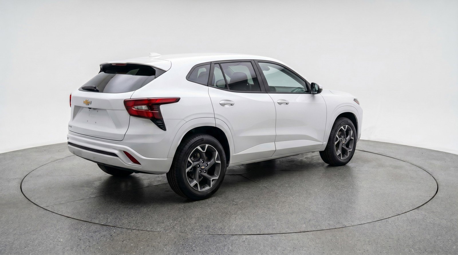 Used 2025 Chevrolet Trax LT FWD image 9