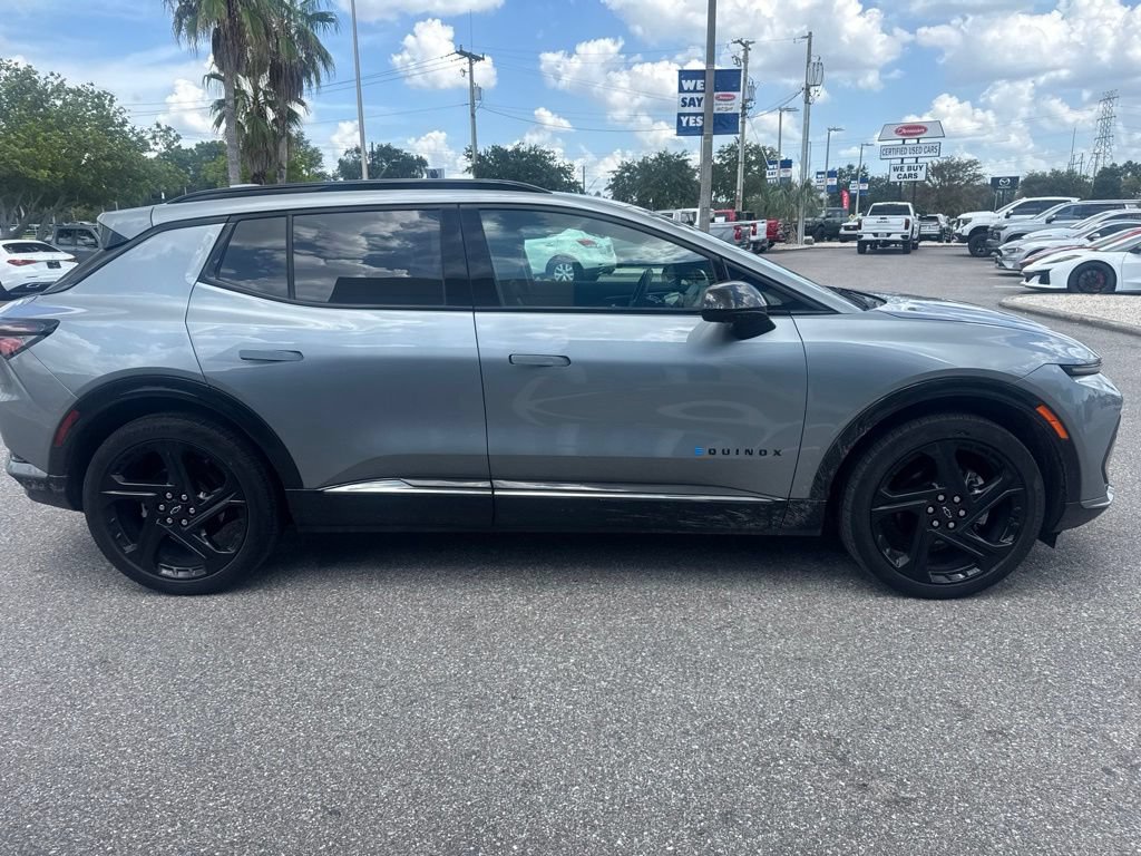 Used 2024 Chevrolet Equinox EV RS FWD image 4