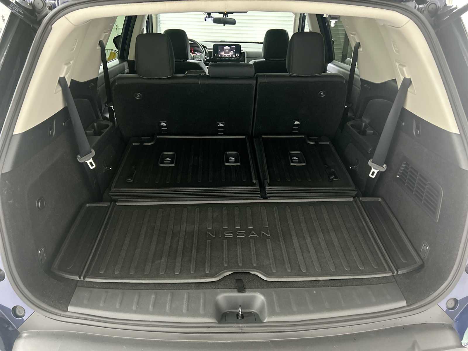 Used 2022 Nissan Pathfinder SV image 19