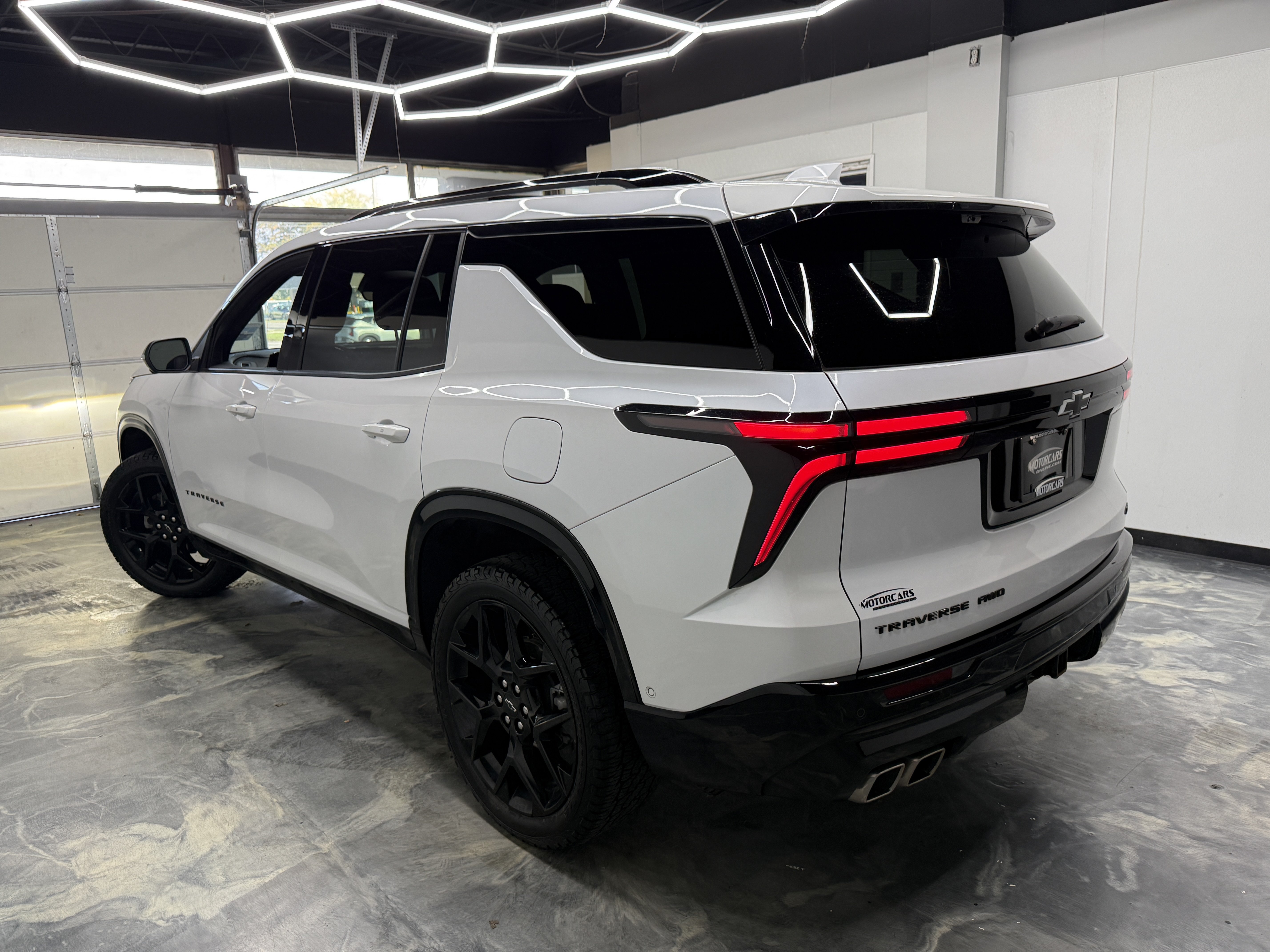 Used 2024 Chevrolet Traverse RS AWD/4WD image 7
