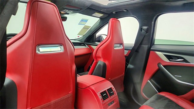 Used 2022 Jaguar F-PACE SVR image 31