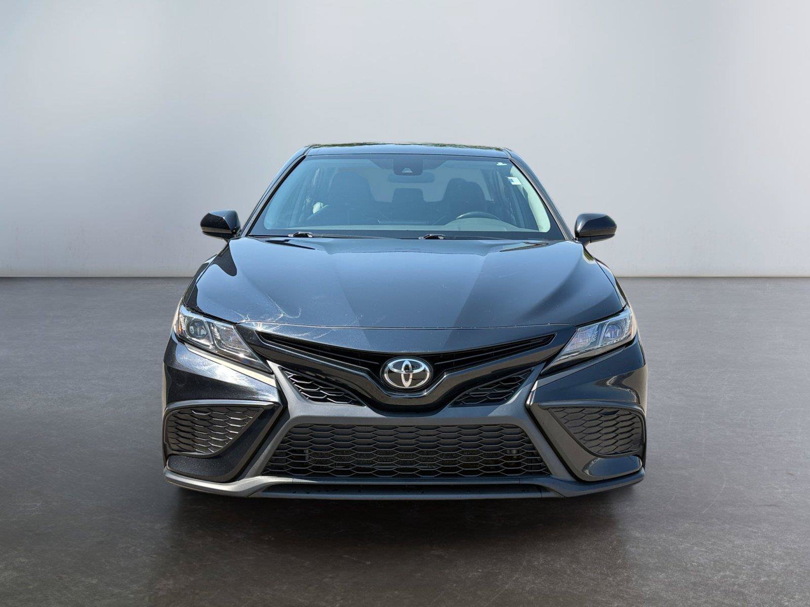 Used 2021 Toyota Camry SE FWD image 8