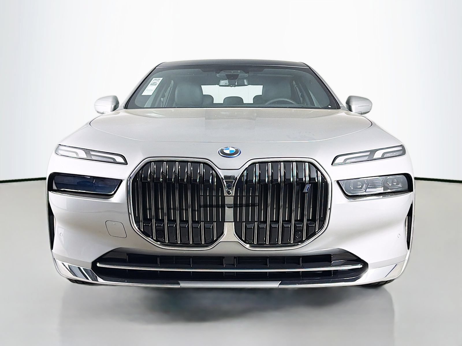 New 2026 BMW i7 xDrive60 AWD/4WD image 2