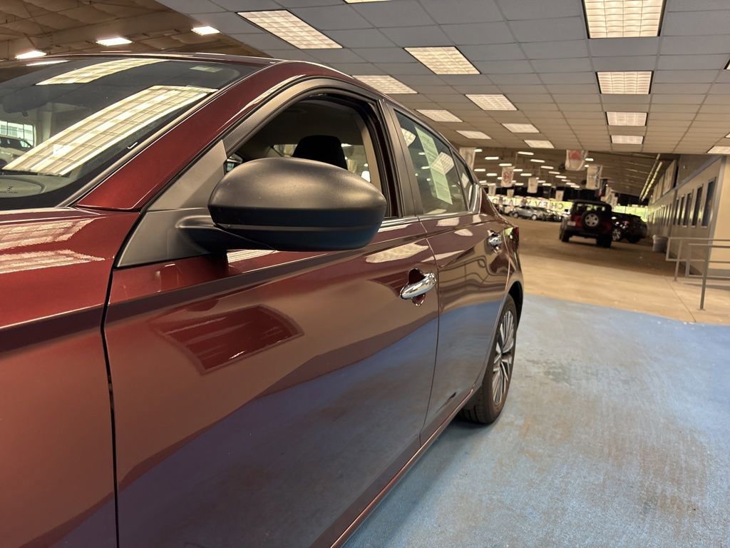 Used 2024 Nissan Altima 2.5 SV FWD image 15