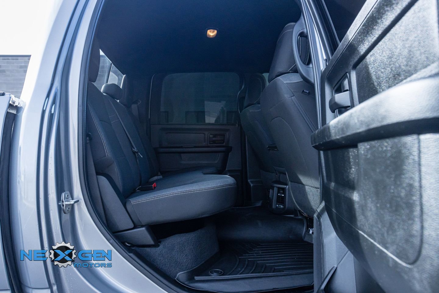 Used 2024 RAM 3500 Tradesman w/ Convenience Group image 32