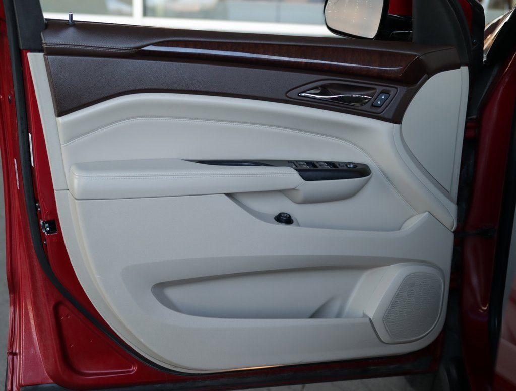 Used 2015 Cadillac SRX Luxury w/ Driver Awareness Package image 25