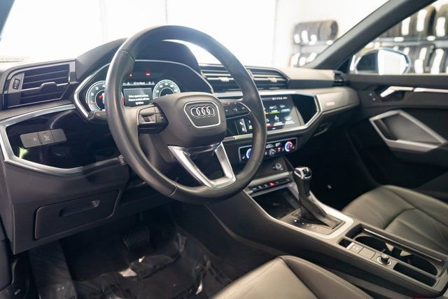 Used 2023 Audi Q3 2.0T Premium Plus w/ Premium Plus Package AWD/4WD image 25