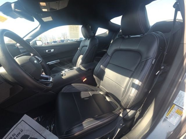 Used 2025 Ford Mustang Premium image 19