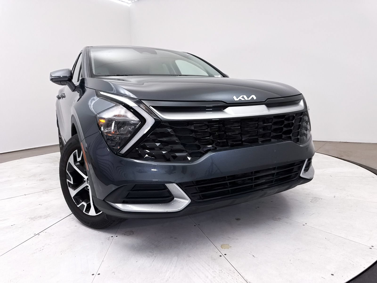 Certified 2023 Kia Sportage EX FWD image 6