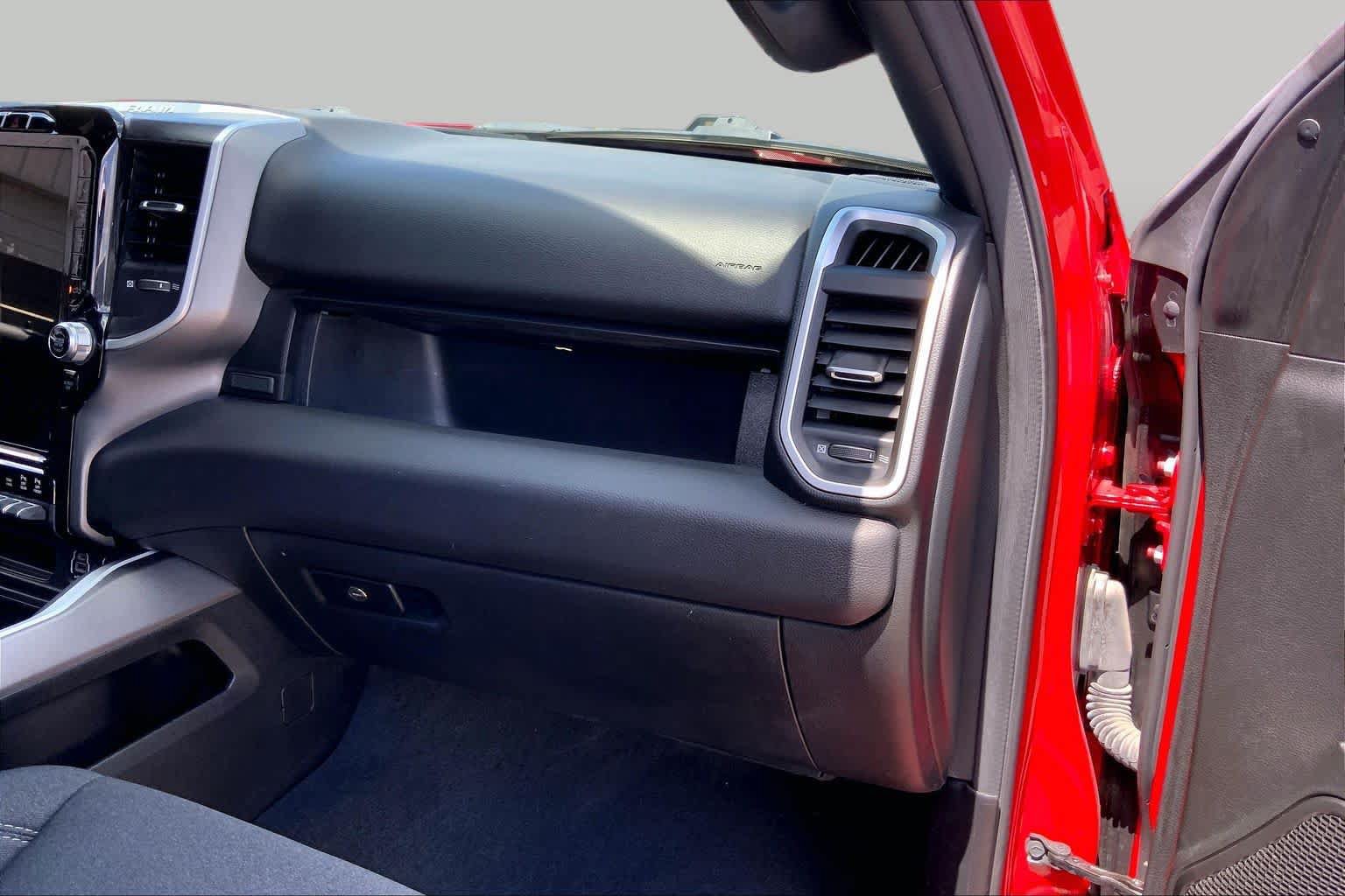 Used 2023 RAM 1500 Big Horn AWD/4WD image 18