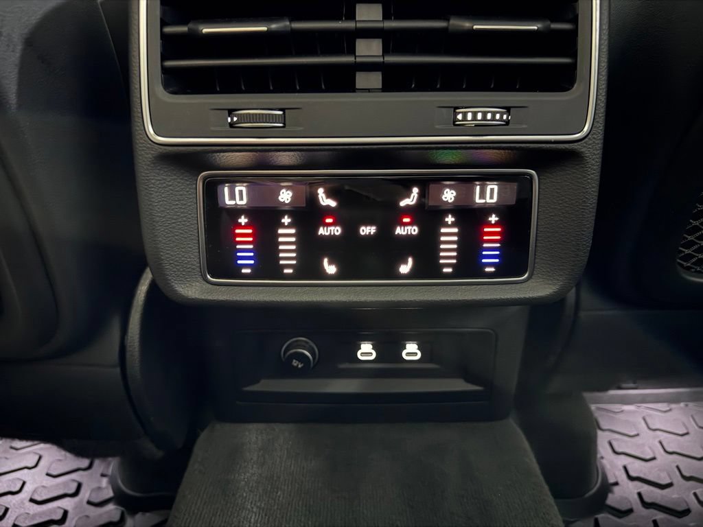 Used 2024 Audi SQ7 Premium Plus AWD/4WD image 27